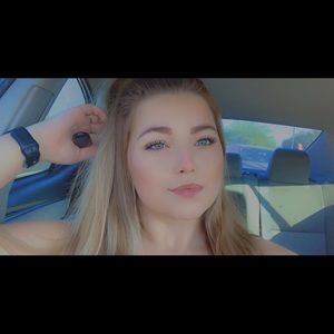 Meet your Posher, Whitley